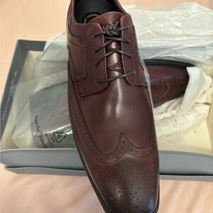 Rockport Burgundy Farrow Wingtip shoes. Brand new